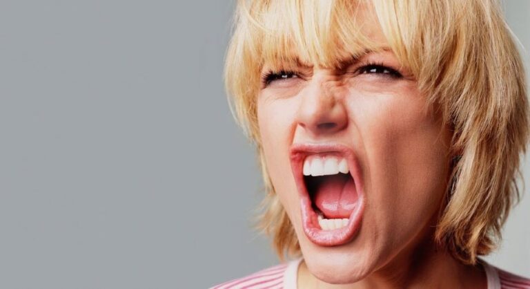 O Que São as “Karens? que refletem um comportamento abusivo que muitos, simboliza o abuso de privilégio e a falta de empatia