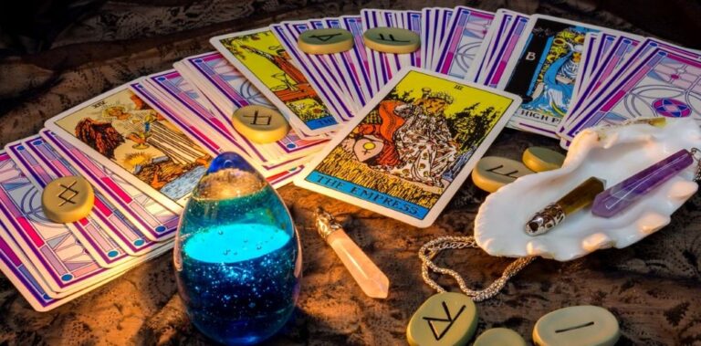 O Tarot Terapêutico é uma ferramenta poderosa para aqueles que desejam aprofundar seu autoconhecimento e melhorar sua relação consigo mesmos.