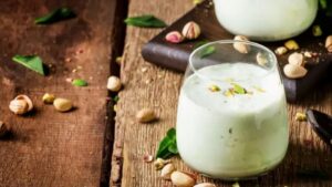 Batida de Pistache Pós-Treino. O pistache é uma oleaginosa que oferece um conjunto único de benefícios para a recuperação muscular