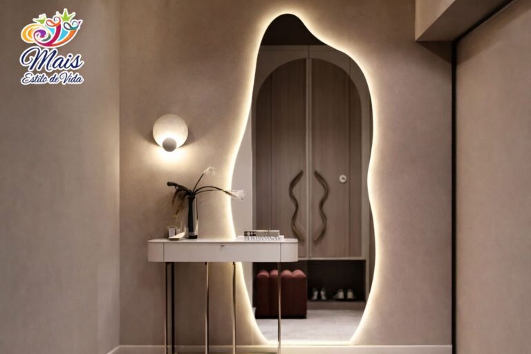 Espelhos na Decoração. Os espelhos deixaram de ser apenas objetos funcionais para se tornarem protagonistas na decoração contemporânea.