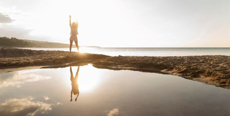A Arte da Transformação e Superação, a transformação "do lixo ao luxo" pode ter um impacto positivo na sociedade em geral.
