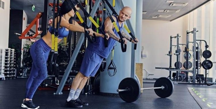 Academia: 5 Erros Comuns que Atrapalham sua Evolução e Como Evitá-los Manter uma rotina consistente na academia exige disciplina e planejamento.