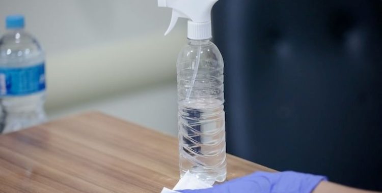 Álcool Desnaturado. O álcool desnaturado é mais barato e eficaz para limpeza geral. Saiba mais lendo em nosso site