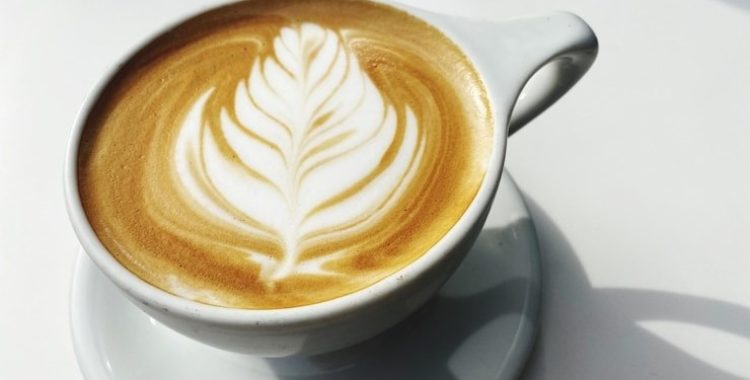 Café e Colesterol: Compreenda o Impacto do Consumo de Café na Saúde Cardiovascular. Ficou curioso? Bateu aquela preocupação? Saiba mais