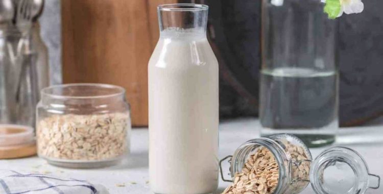 Como Fazer o Leite de Aveia em Casa - Volte ao básico e nutritivo com esta receita, na comodidade do seu lar.