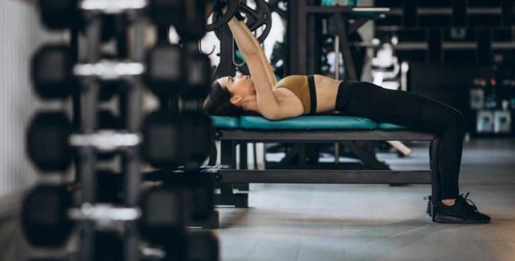 Ganho de Massa Muscular: Descubra se é possível ganhar massa muscular fazendo muitas repetições com pouco peso. A ciência explica!