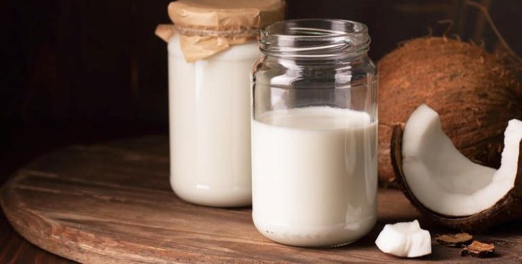 Guia Completo para Preparar Iogurte Felizmente, é possível preparar iogurtes sem lactose em casa, utilizando ingredientes naturais e técnicas simples.