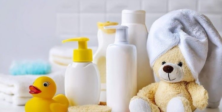 Maneiras de Utilizar Shampoo de Bebê em Casa