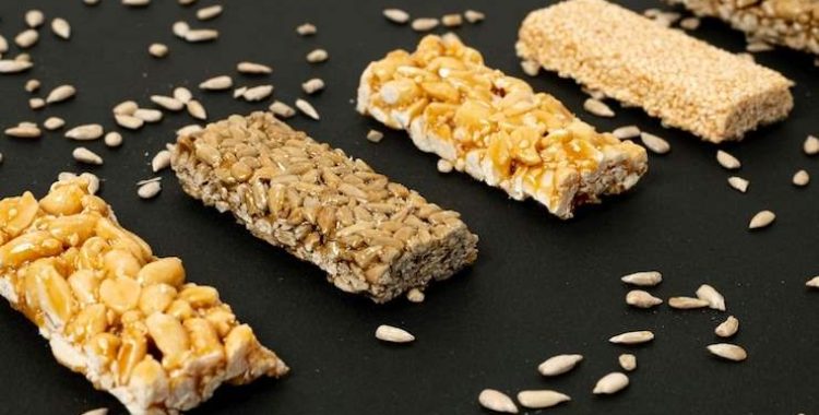 Os Benefícios das Barras de Cereais Energia e Nutrição em um Lanche Prático