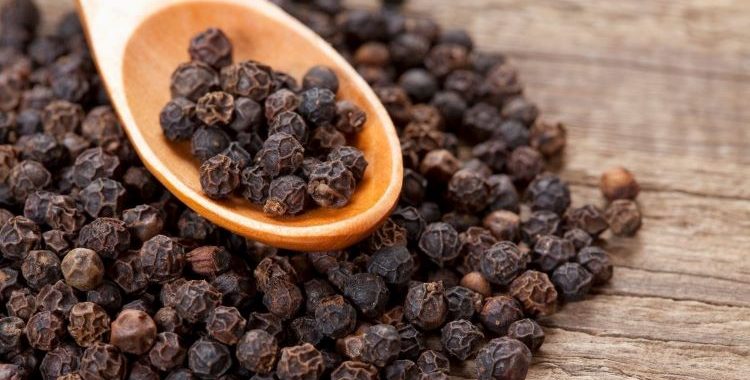 Pimenta-do-reino A pimenta-do-reino é uma especiaria popular que tem sido usada há séculos na culinária e na medicina tradicional.
