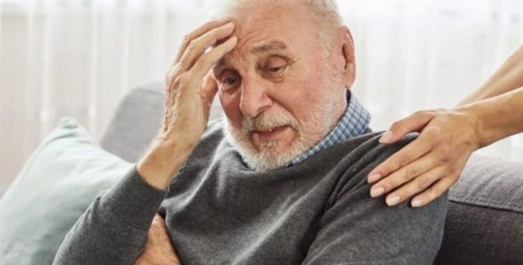 Prevenir o Alzheimer na Velhice Prevenir o Alzheimer na Velhice requer um compromisso com mudanças no estilo de vida que promovam saúde geral e bem-estar cerebral.