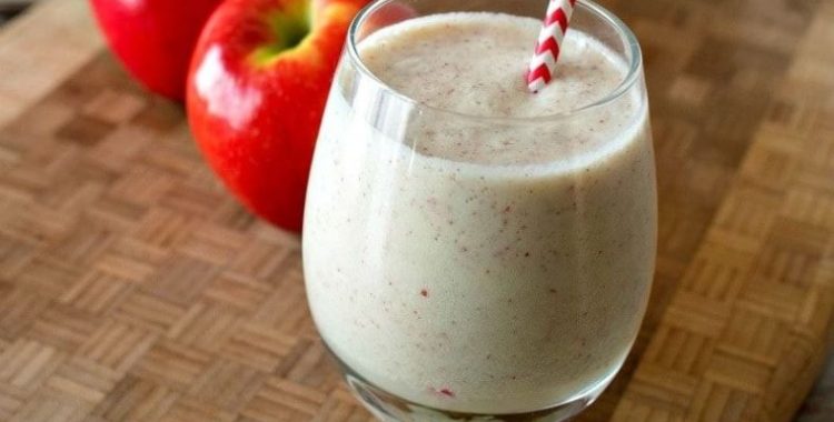 Smoothie de Torta de Maçã Smoothie de Torta de Maçã: Uma delícia saudável para qualquer hora do dia!