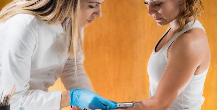 Testes genéticos para fitness. Testes genéticos personalizados ajudam a identificar as necessidades únicas do seu corpo