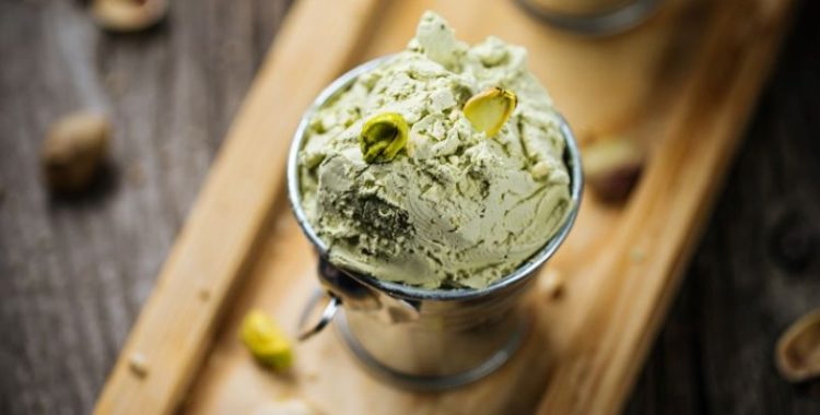 gelado de pistache Gelado de Pistache Saudável:. Esta receita é ideal para quem busca uma alternativa nutritiva e simples de preparar.