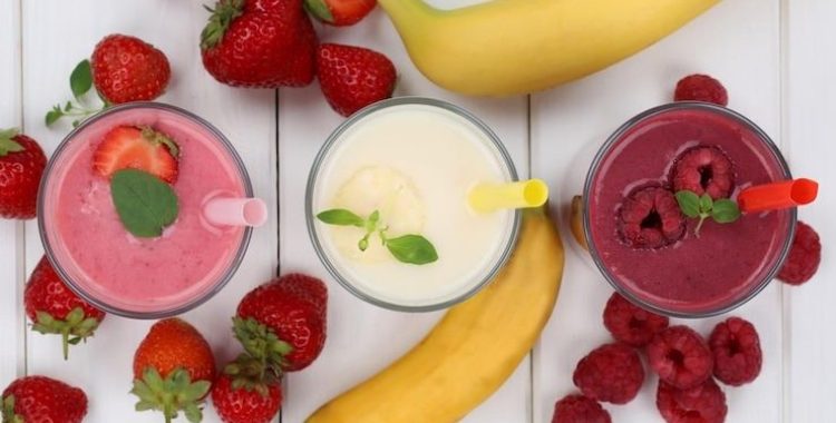 vitaminas para tomar na gravidez - As vitaminas de frutas preparadas com os ingredientes certos são uma ótima opção natural.